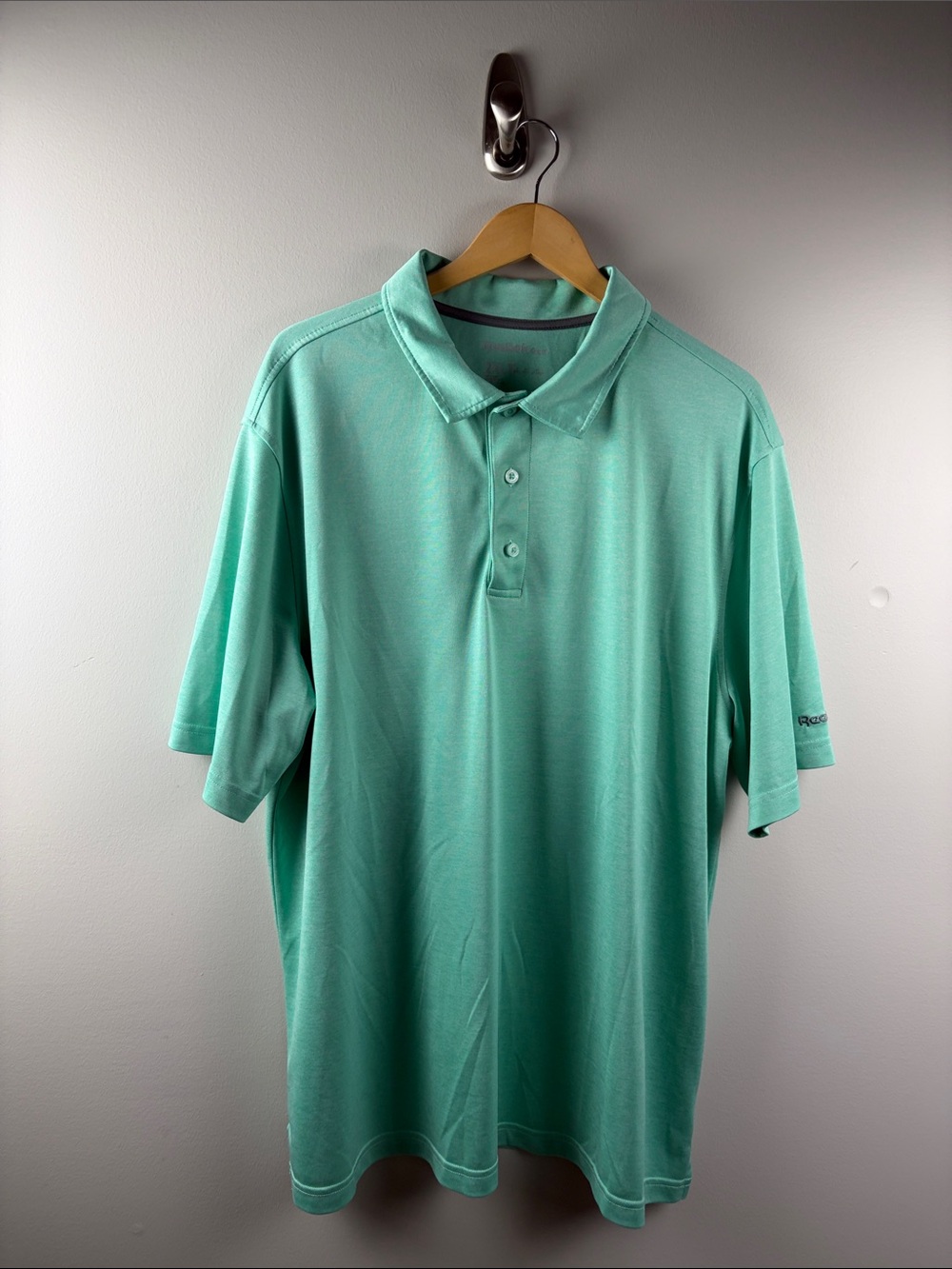 Reebok Men's Mint Green Polo Shirt - Classic Short Sleeve